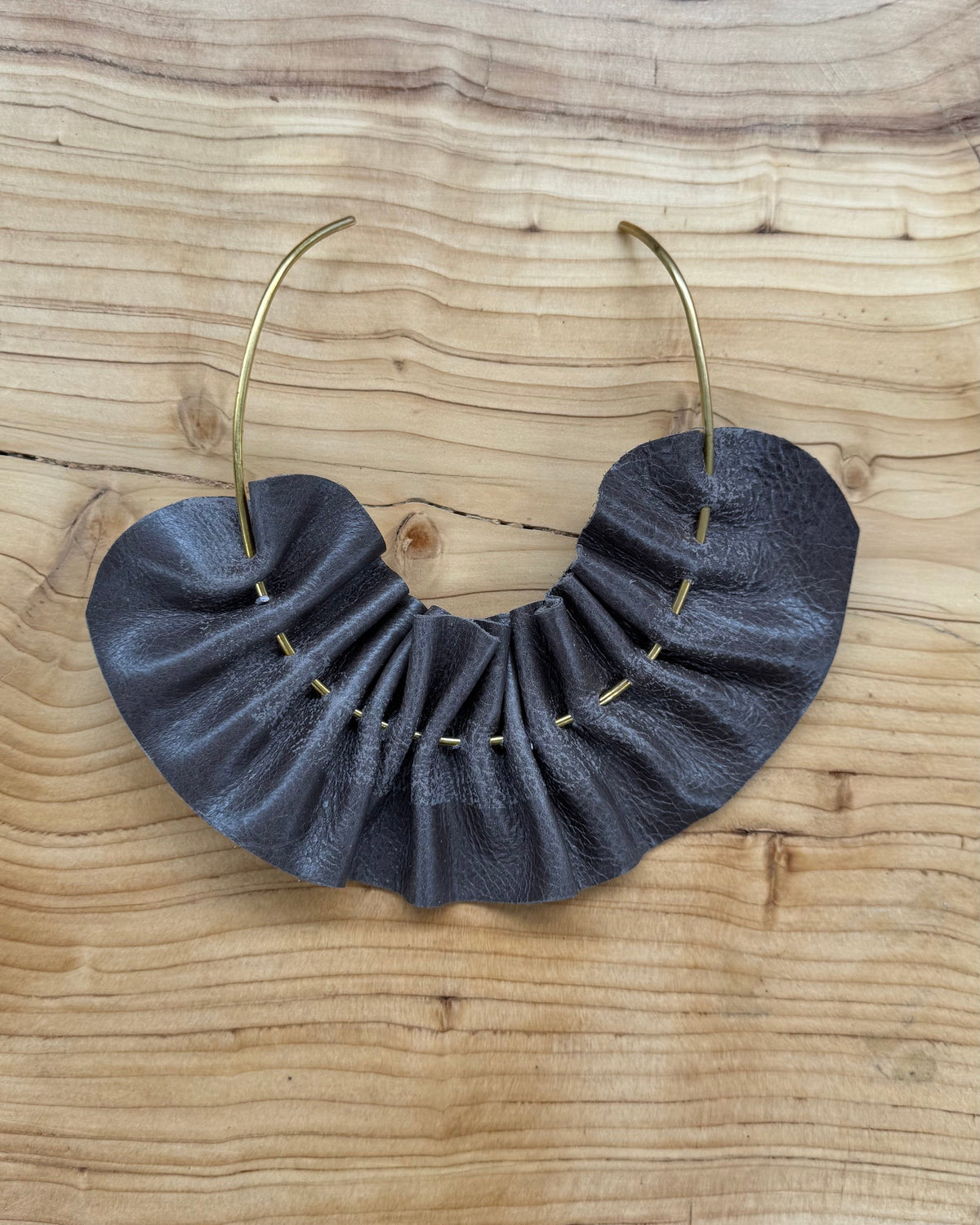 Ruffle Collar